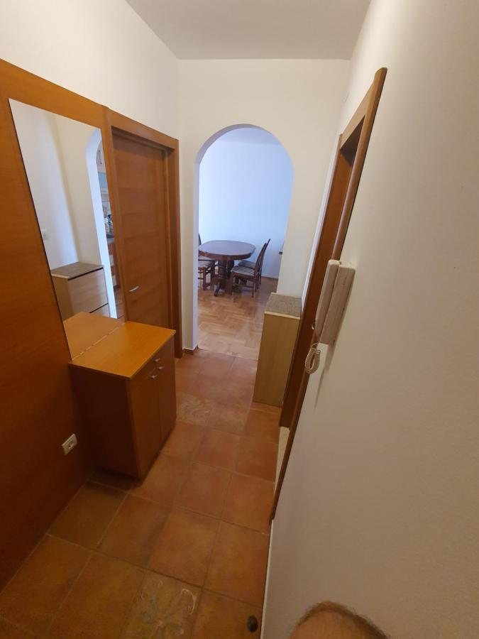 Oksana Apartment Podgorica Luaran gambar