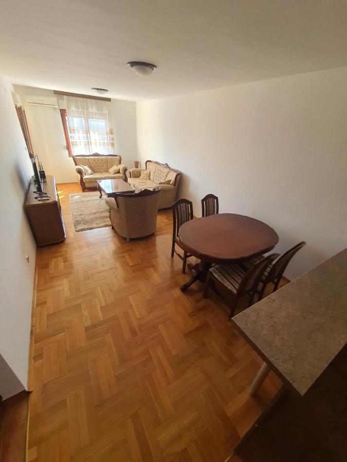 Oksana Apartment Podgorica Luaran gambar