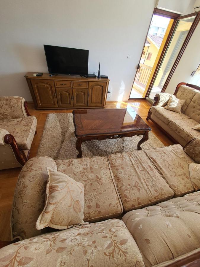 Oksana Apartment Podgorica Luaran gambar