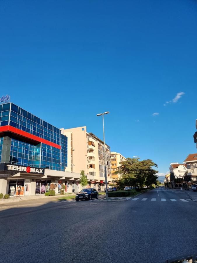 Oksana Apartment Podgorica Luaran gambar