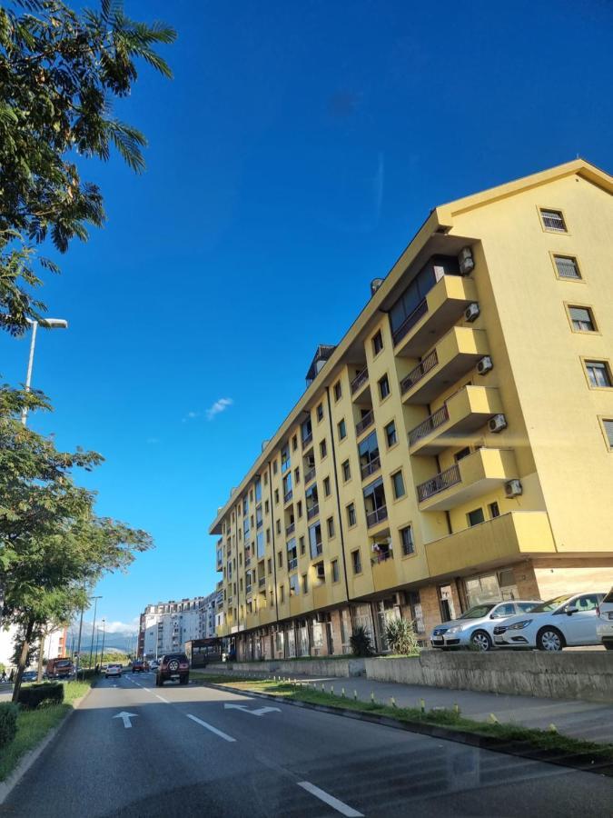 Oksana Apartment Podgorica Luaran gambar